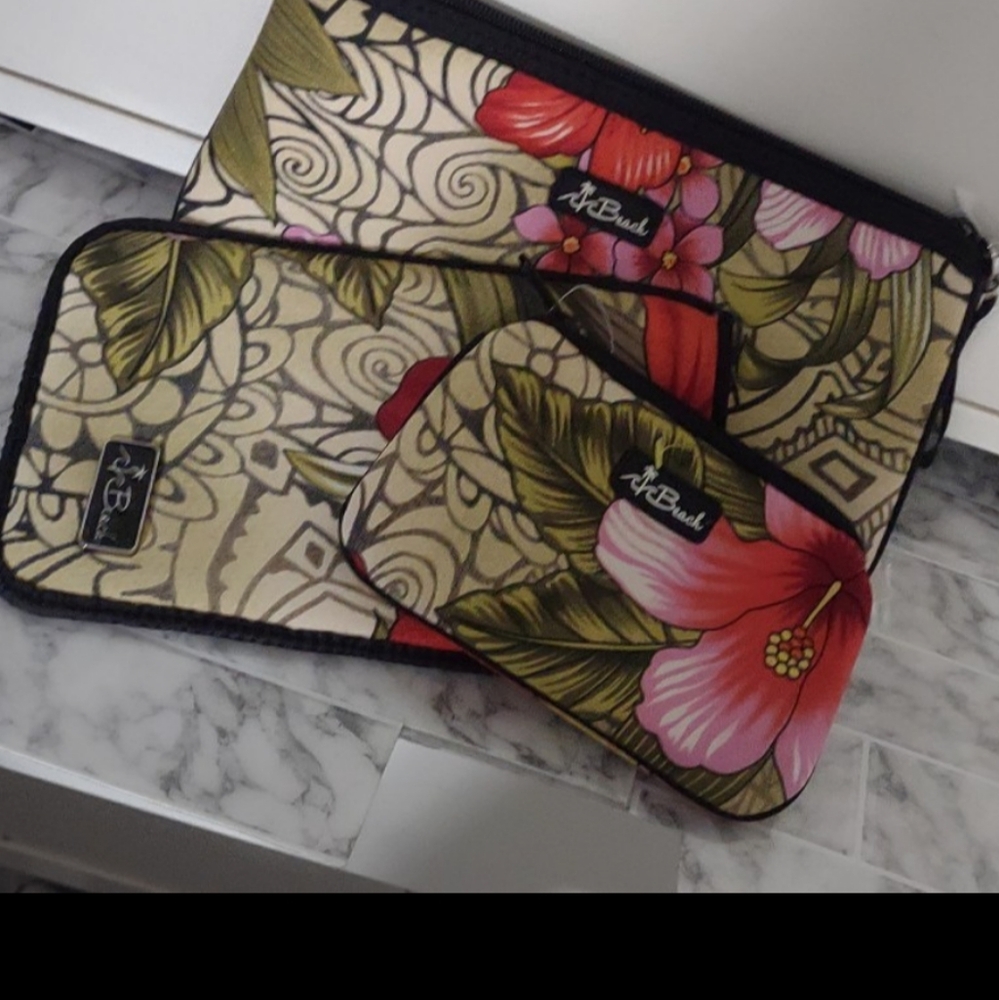 Palm Beach 3 pc set new w/tags.cluch ,id/change purse,insulat dink holder